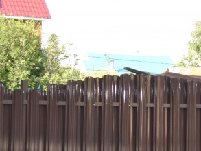 Забор из евроштакетника на ленточном фундаменте 10 метров фото в Воровском